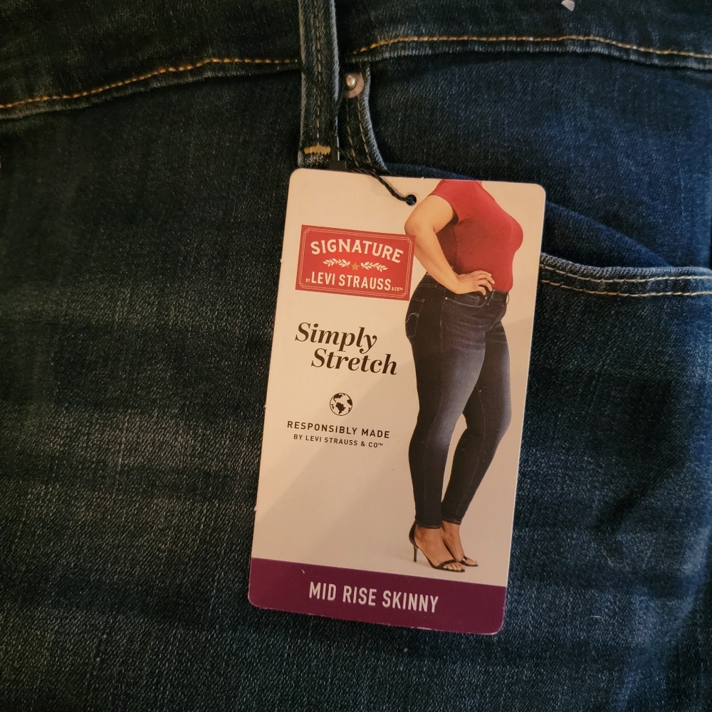 Levi Strauss Mid Rise Skinny Jeans Womens Plus 28W - NWT